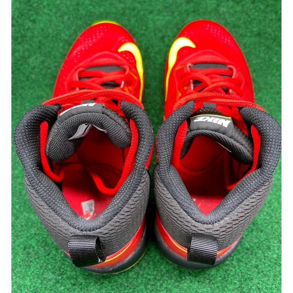 Nike Team Hustle D 7 Kids 6.5Y Mid Top Basketball Shoes Red Yellow